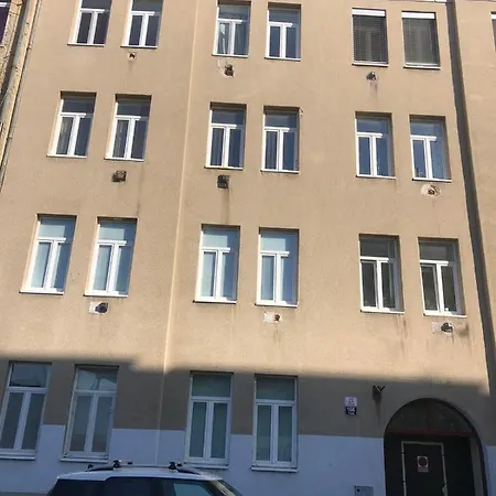 5 Min By Walk To The Center *